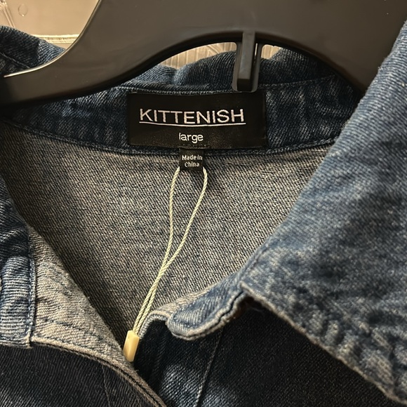 Kittenish large denim top ( over coat ) button up - Picture 4 of 4